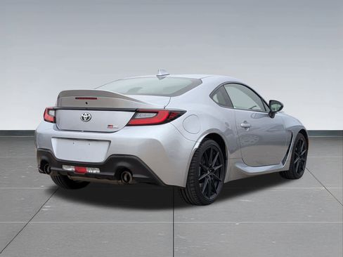 Used 2024 Toyota GR86 Premium image 6