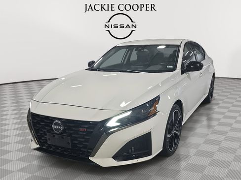 Certified 2024 Nissan Altima 2.5 SR FWD image 1