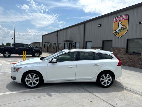 Used 2016 Volvo V60 T5 Premier image 15