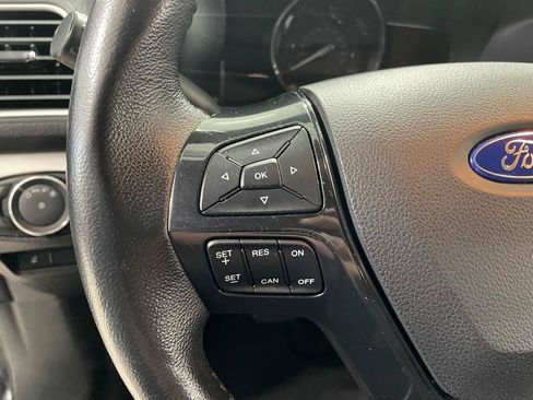Used 2017 Ford Explorer XLT w/ Equipment Group 202A AWD/4WD image 34