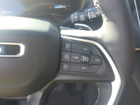 Used 2023 Jeep Grand Cherokee Altitude RWD image 24