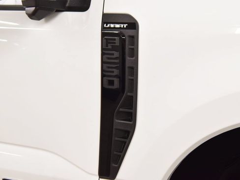 Used 2023 Ford F250 Lariat w/ Lariat Ultimate Package AWD/4WD image 14