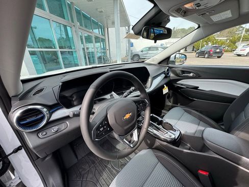 New 2026 Chevrolet Trax LT w/ Driver Confidence Package image 11