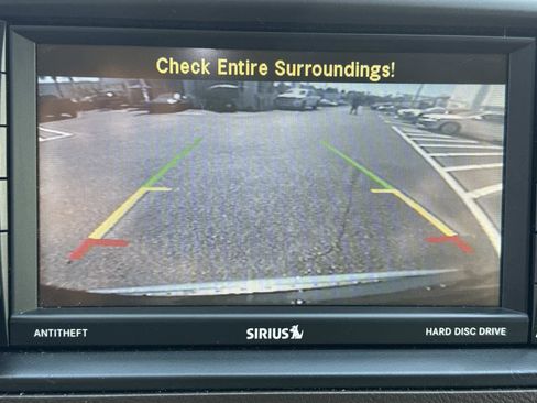 Used 2016 Chrysler Town & Country Touring image 25