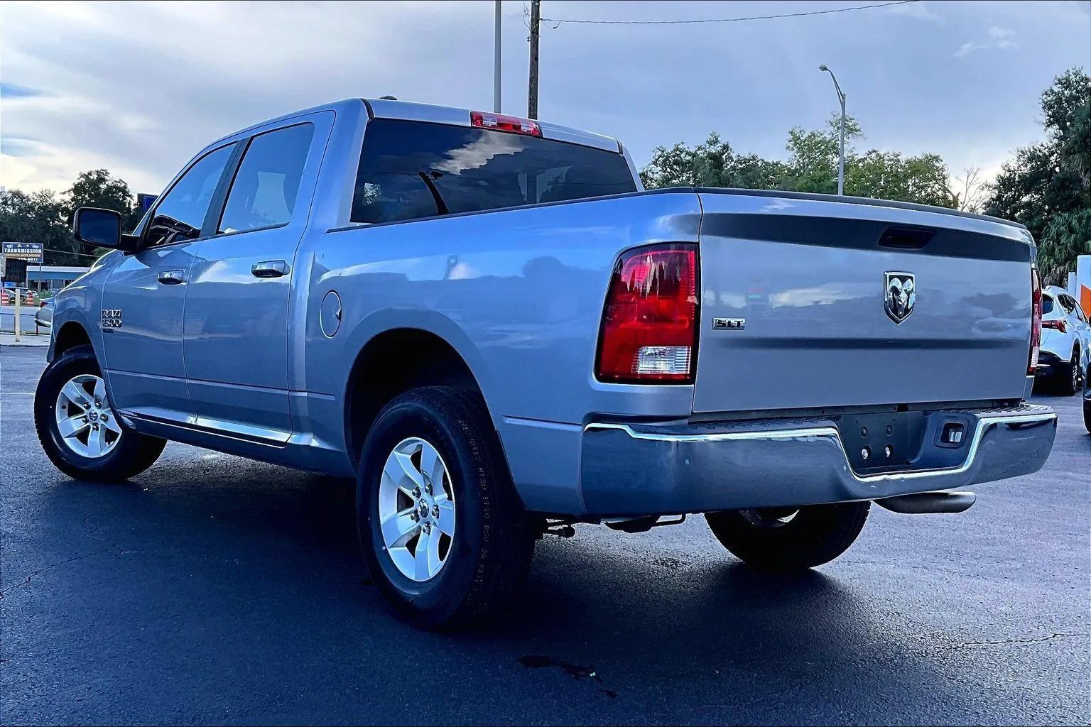 Used 2021 RAM 1500 Classic SLT RWD image 4