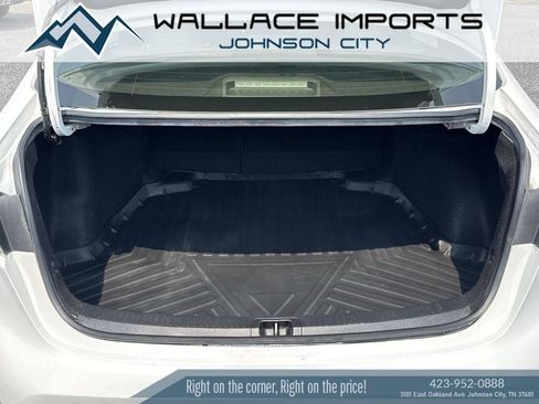 Used 2021 Toyota Corolla LE FWD image 40