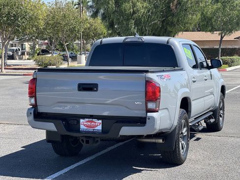 Used 2019 Toyota Tacoma TRD Sport AWD/4WD image 36