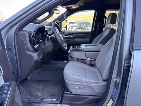 Used 2024 Chevrolet Silverado 2500 LT image 17