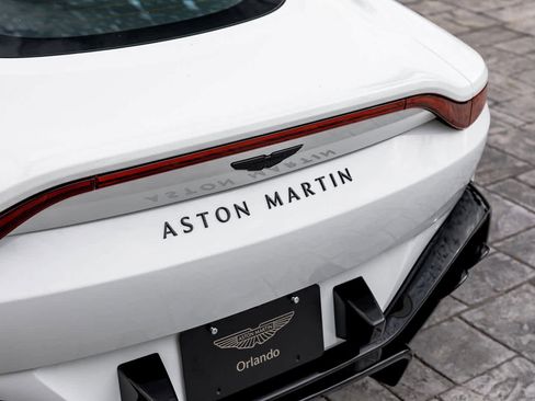 Used 2025 Aston Martin V8 Vantage Coupe image 26