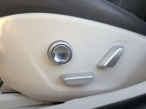 Used 2022 Lucid Air Dream Edition image 25