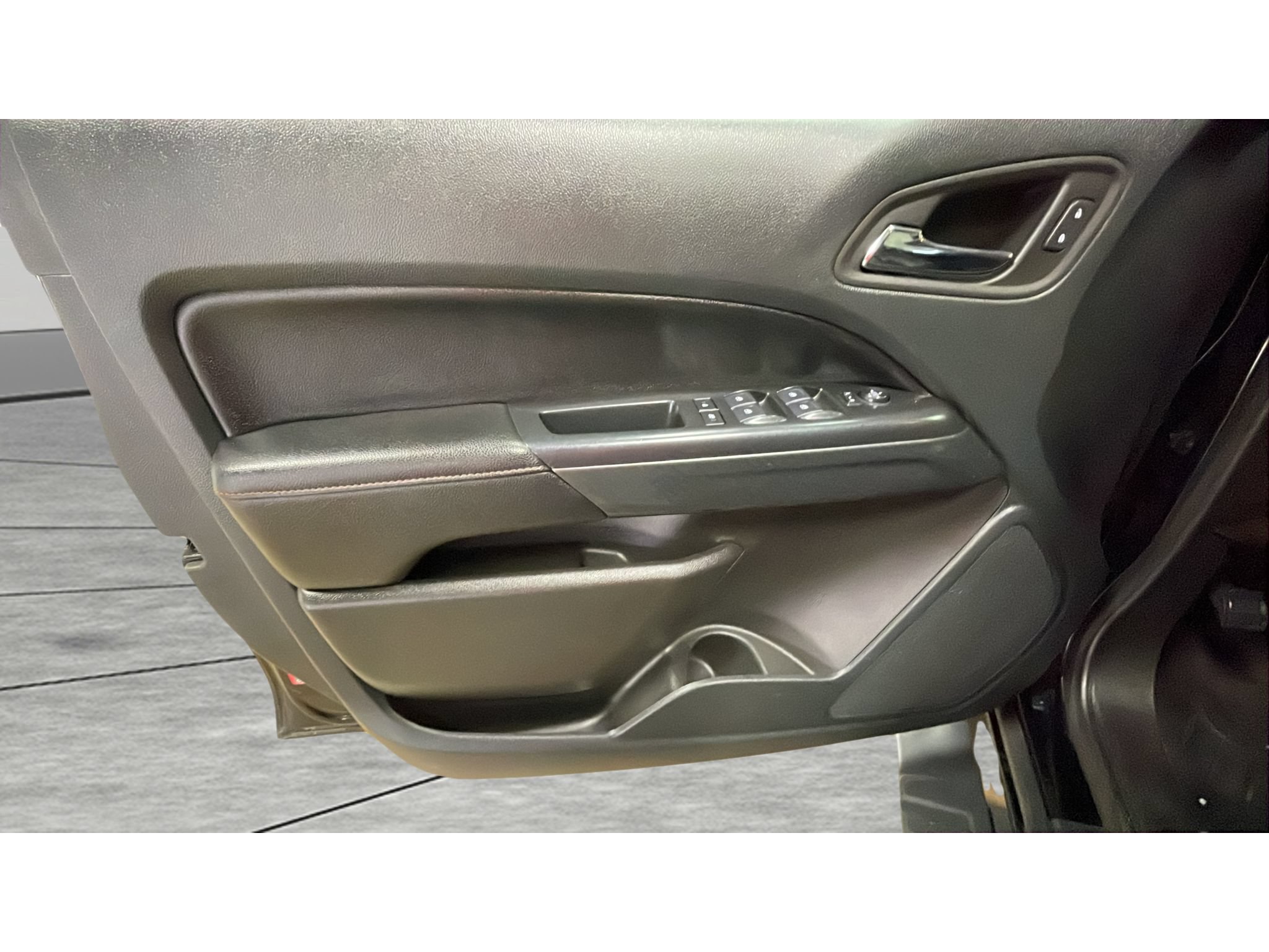 Used 2022 GMC Canyon AT4 AWD/4WD image 9