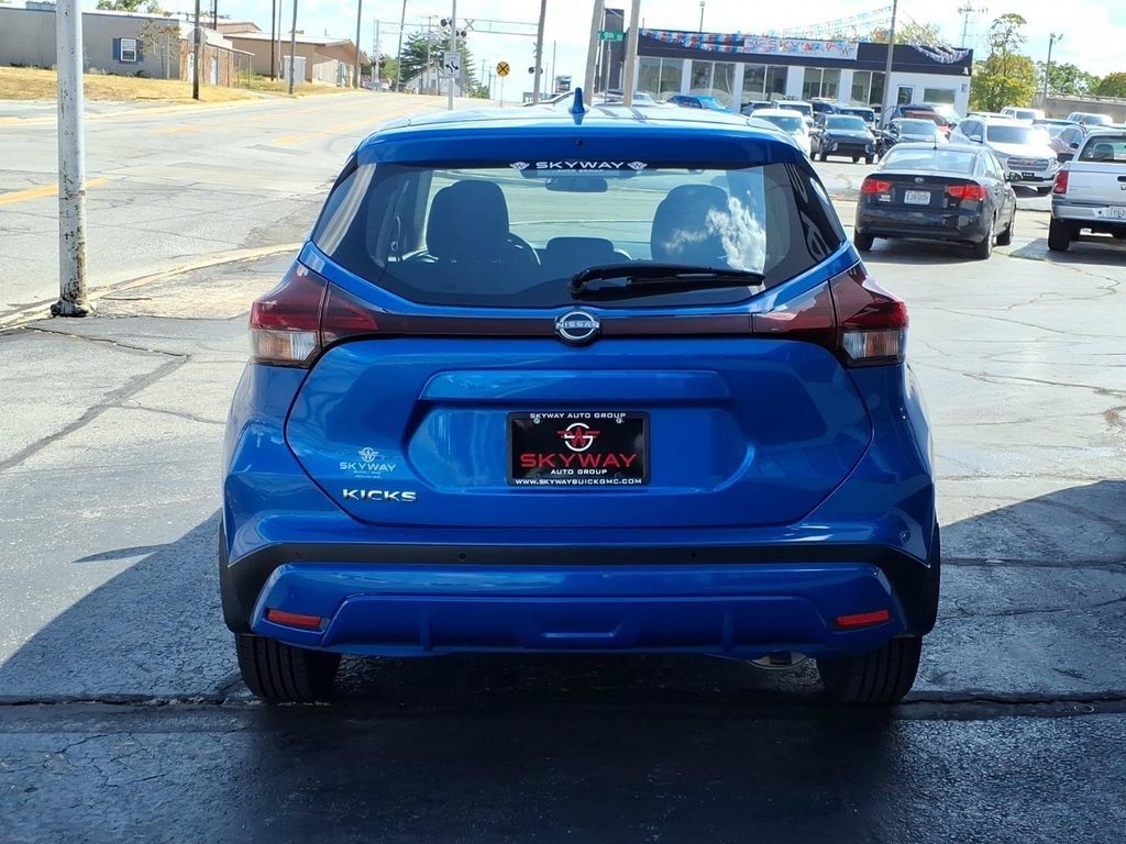 Used 2025 Nissan Kicks Play S FWD image 5