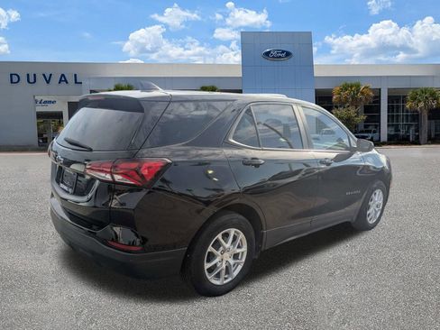 Used 2023 Chevrolet Equinox LS w/ LS Convenience Package FWD image 4