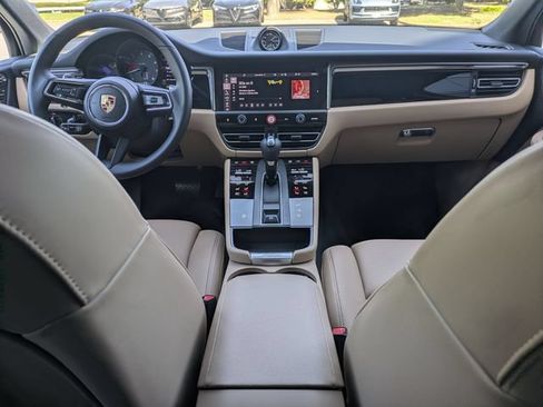 Used 2026 Porsche Macan AWD/4WD image 25