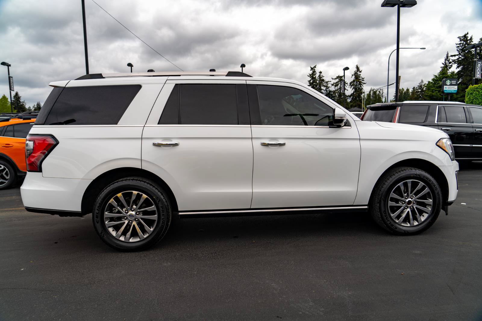 Used 2018 Ford Expedition Limited AWD/4WD image 8