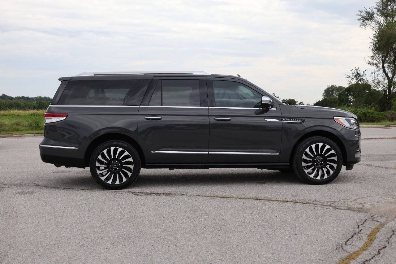 Used 2022 Lincoln Navigator L Black Label AWD/4WD image 7
