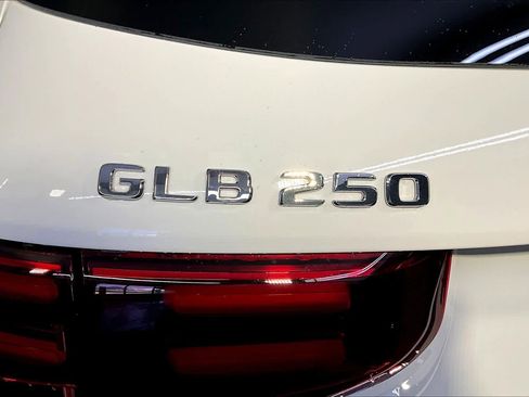 New 2026 Mercedes-Benz GLB 250 4MATIC image 6
