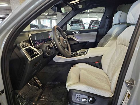 New 2026 BMW X5 xDrive40i w/ M Sport Package AWD/4WD image 33