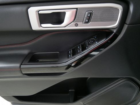 Used 2022 Ford Explorer ST-Line AWD/4WD image 19