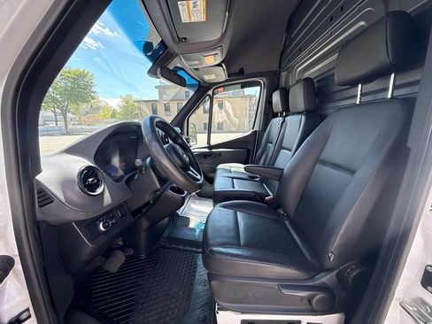 Used 2020 Mercedes-Benz Sprinter 2500 w/ Driver Convenience Package image 16