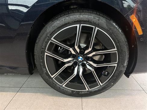 New 2025 BMW 760i xDrive w/ Executive Package image 8