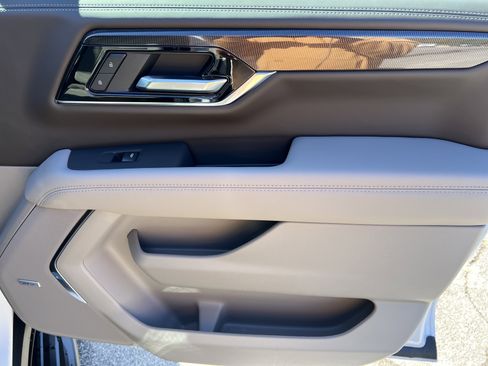 New 2026 GMC Yukon XL Elevation image 16