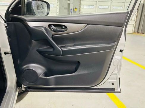 Used 2022 Nissan Rogue Sport S image 33