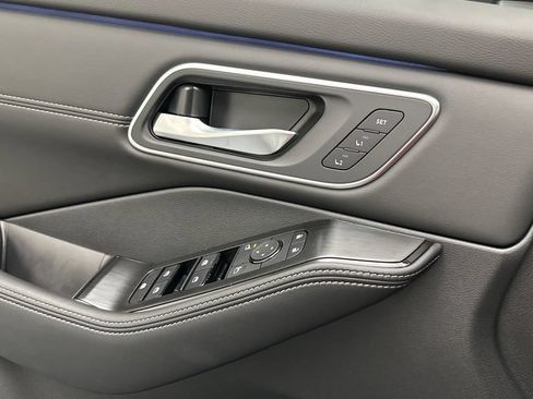 New 2026 Nissan Rogue Platinum AWD/4WD image 17