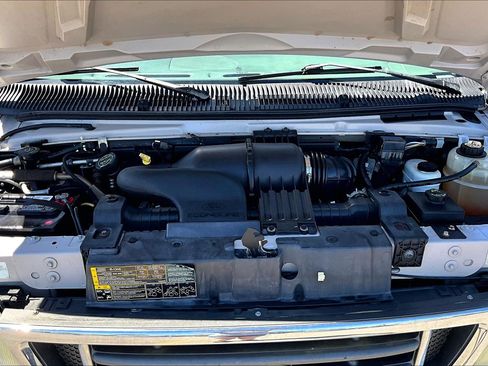 Used 2005 Ford E-350 and Econoline 350 XL RWD image 9