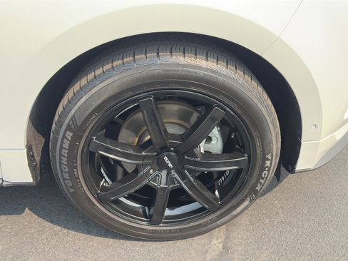 Used 2020 Ford Edge ST w/ Equipment Group 401A AWD/4WD image 9