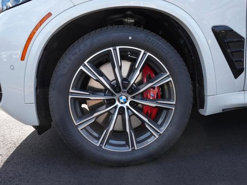 New 2026 BMW X5 M60i w/ Executive Package image 32