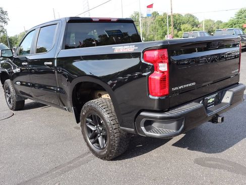 Used 2024 Chevrolet Silverado 1500 Custom Trail Boss AWD/4WD image 3