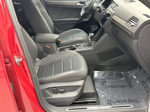 Used 2024 Volkswagen Tiguan SEL R-Line AWD/4WD image 19