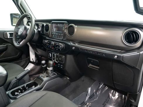 Used 2023 Jeep Wrangler Unlimited AWD/4WD image 27