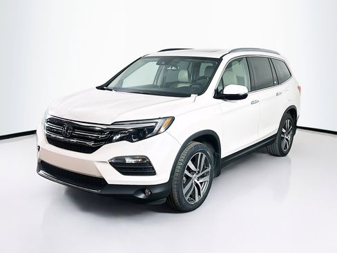 Used 2017 Honda Pilot Elite image 3