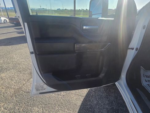 Used 2022 Chevrolet Silverado 2500 LT w/ Convenience Package image 10