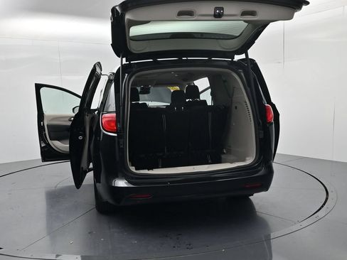 Used 2023 Chrysler Voyager LX FWD image 49