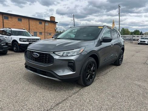 Certified 2024 Ford Escape Active AWD/4WD image 29