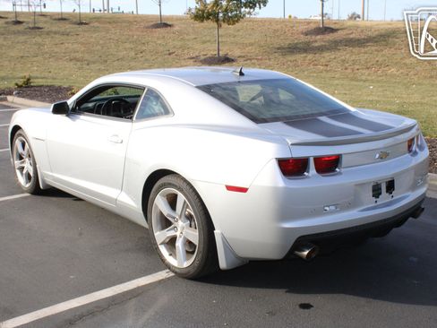 Used 2010 Chevrolet Camaro SS w/ RS Package image 9