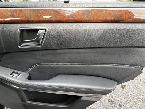 Used 2014 Mercedes-Benz E 350 4MATIC Wagon image 40