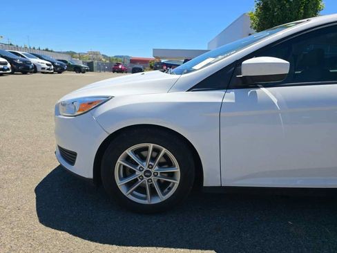 Used 2018 Ford Focus SE FWD image 20