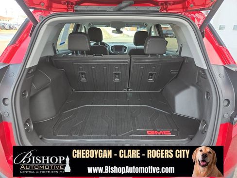 Used 2024 GMC Terrain SLE w/ Driver Convenience Package image 35