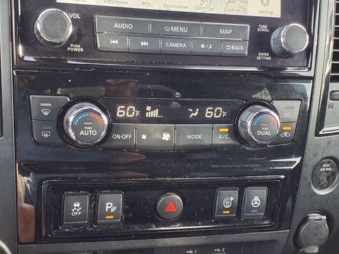 Used 2021 Nissan Titan PRO-4X w/ Pro-4x Convenience Package AWD/4WD image 20