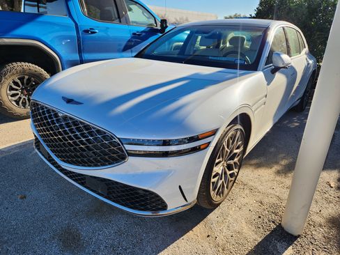 Used 2025 Genesis G90 3.5T image 2