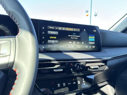 New 2025 Nissan Kicks SR AWD/4WD image 22