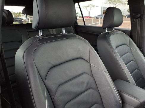 Used 2020 Volkswagen Tiguan SEL Premium R-Line image 12