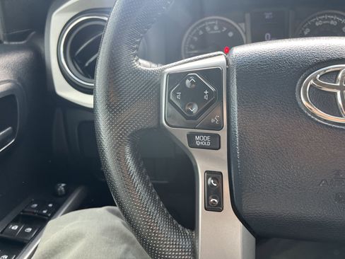 Used 2020 Toyota Tacoma 4x4 Double Cab image 11