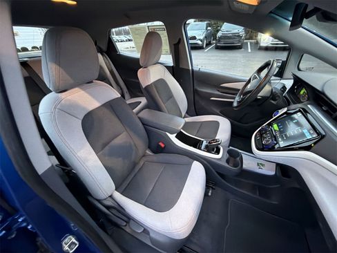 Used 2020 Chevrolet Bolt LT image 24