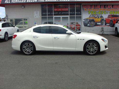 Used 2018 Maserati Ghibli RWD image 7