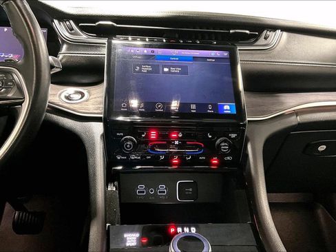 Used 2022 Jeep Grand Cherokee L Limited image 8